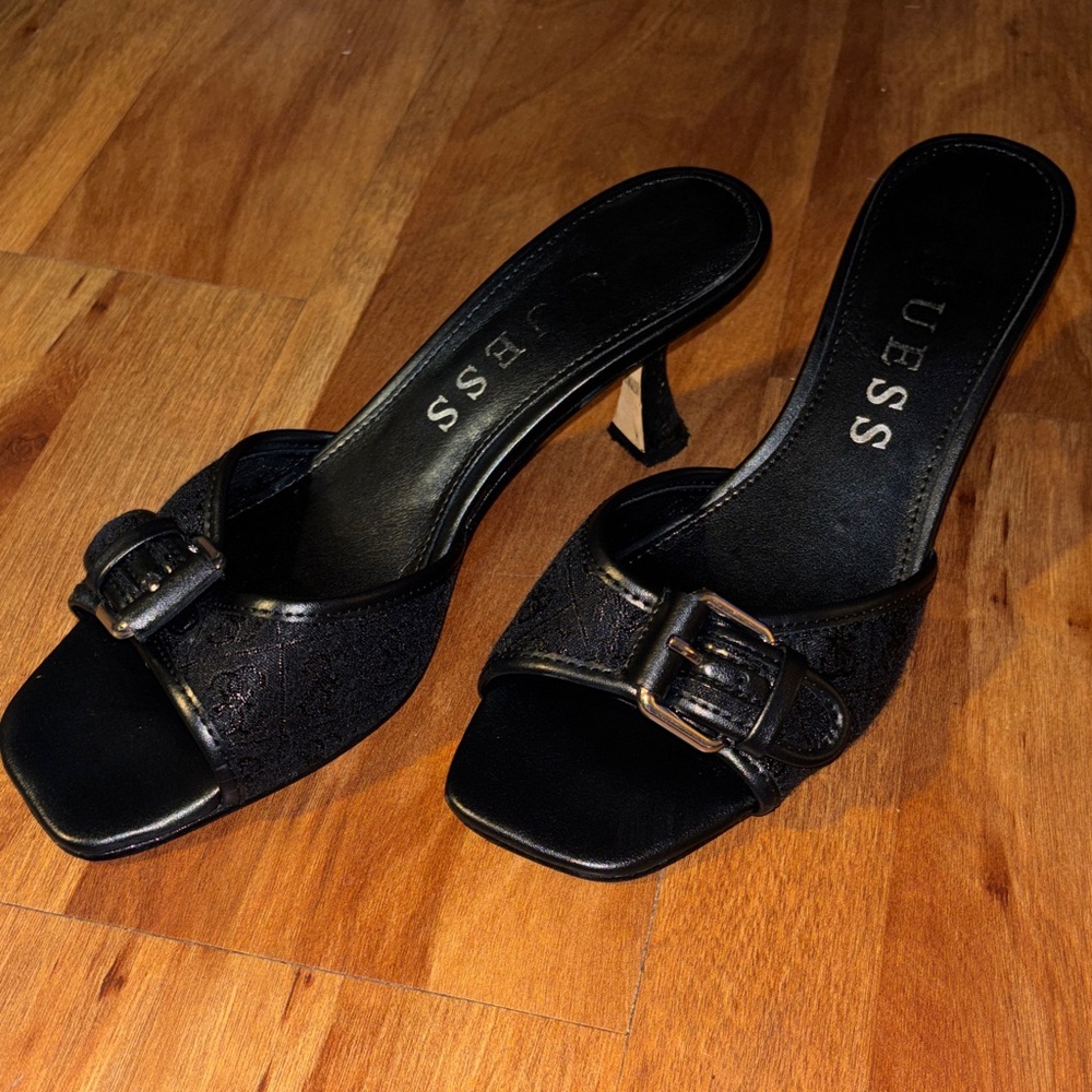 GUESS kitten heels